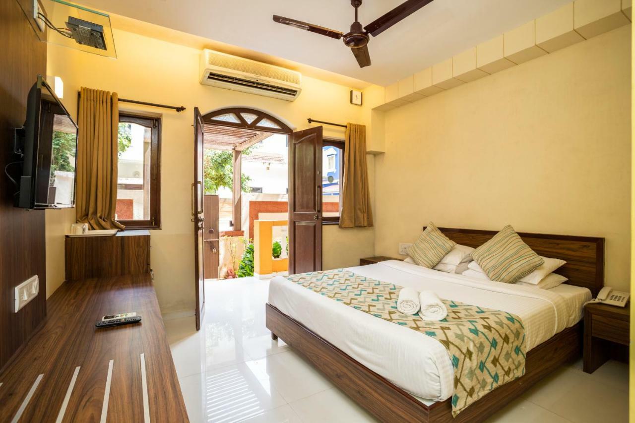 Hotel Coco Goa Arpora Exterior foto