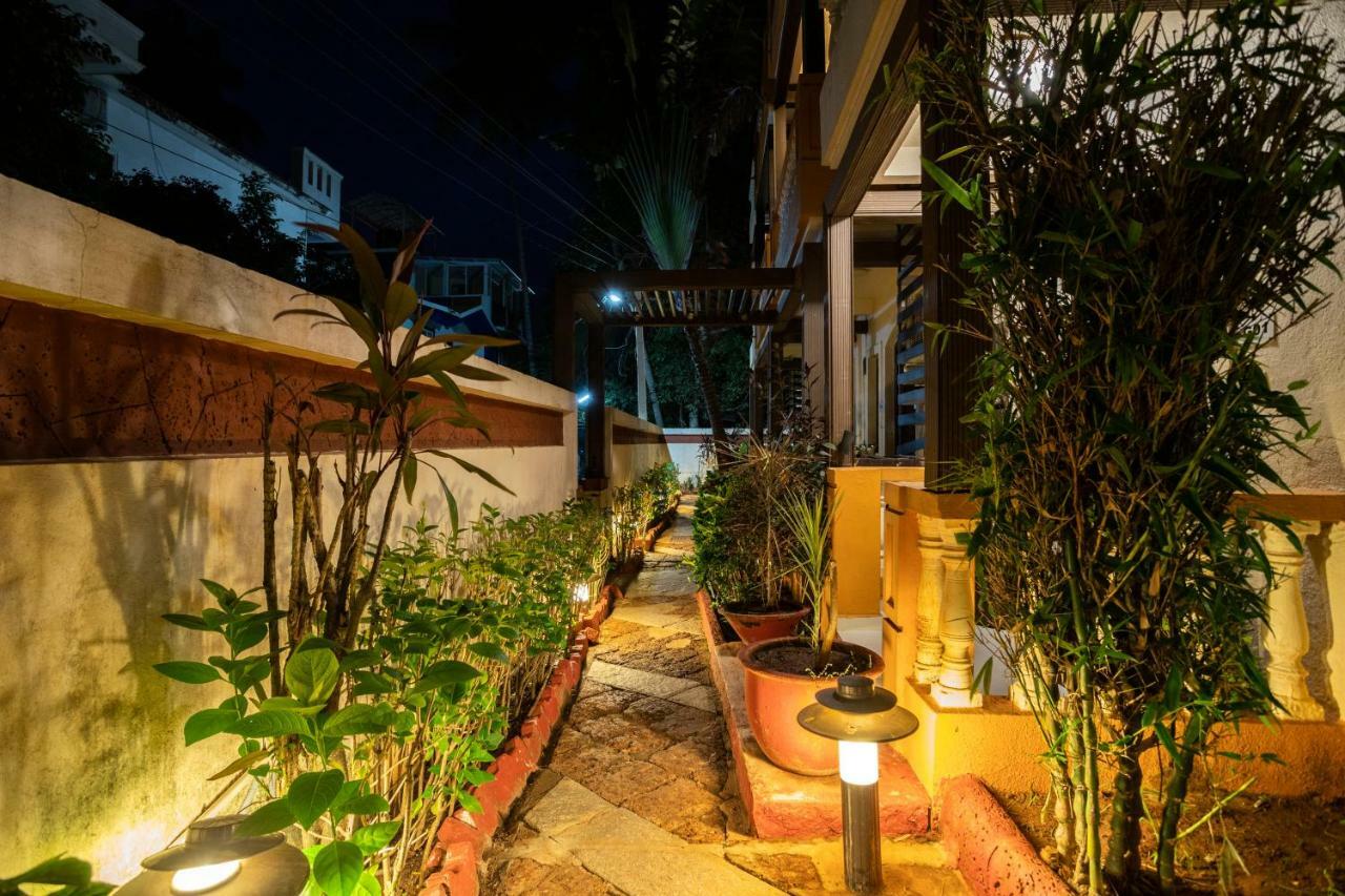 Hotel Coco Goa Arpora Exterior foto